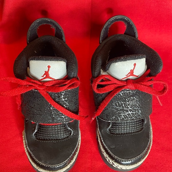 Jordan Kids Sneakers in Black and Red - Picture 1 of 9